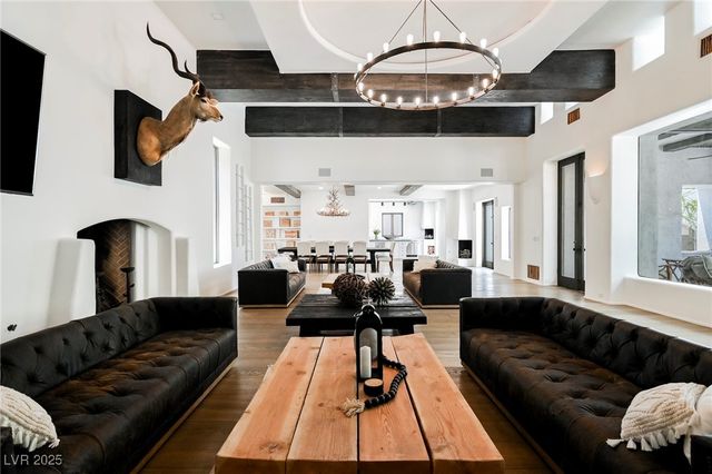 7330 North RAINBOW Boulevard, Las Vegas, NV 89131