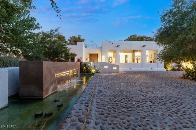 7330 North RAINBOW Boulevard, Las Vegas, NV 89131