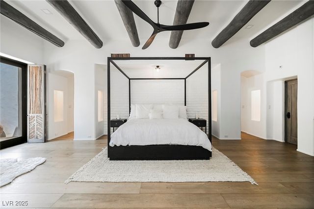 7330 North RAINBOW Boulevard, Las Vegas, NV 89131