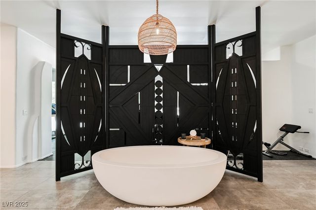 7330 North RAINBOW Boulevard, Las Vegas, NV 89131