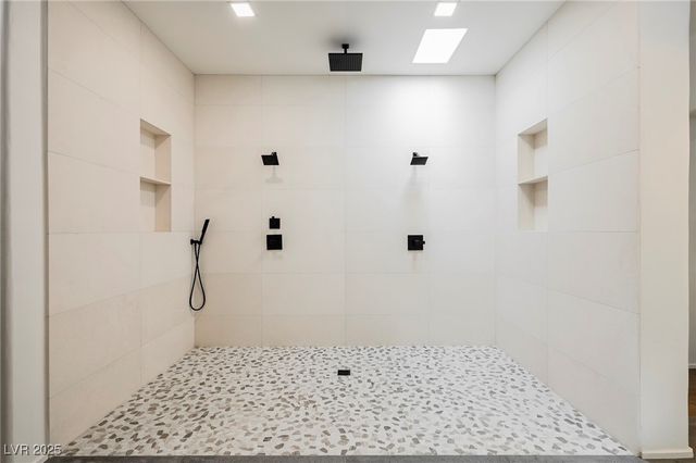 7330 North RAINBOW Boulevard, Las Vegas, NV 89131