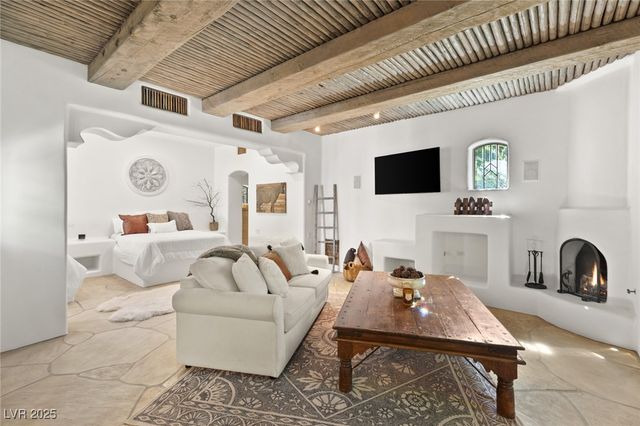 7330 North RAINBOW Boulevard, Las Vegas, NV 89131