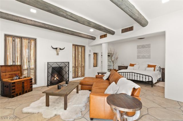 7330 North RAINBOW Boulevard, Las Vegas, NV 89131