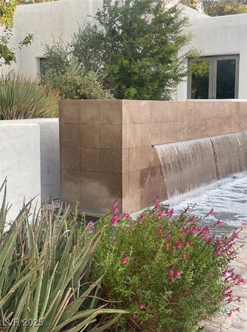 7330 North RAINBOW Boulevard, Las Vegas, NV 89131