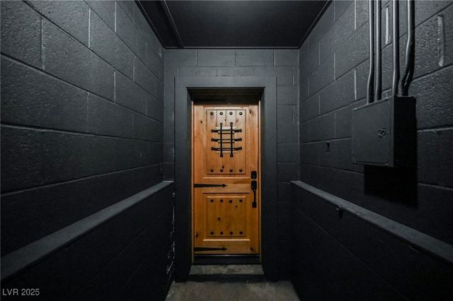 7330 North RAINBOW Boulevard, Las Vegas, NV 89131