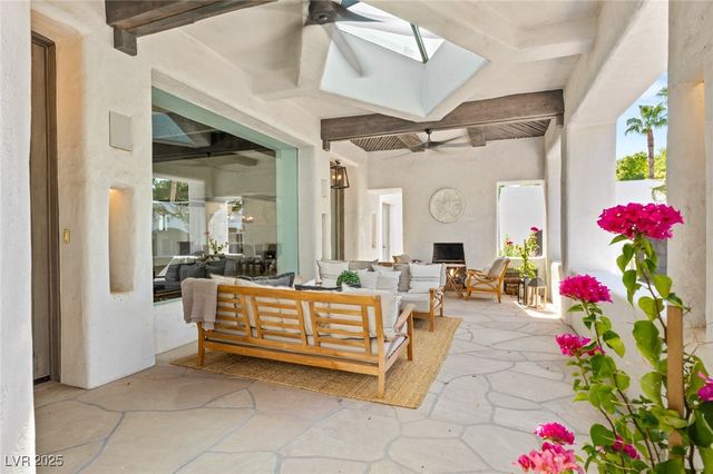 7330 North RAINBOW Boulevard, Las Vegas, NV 89131