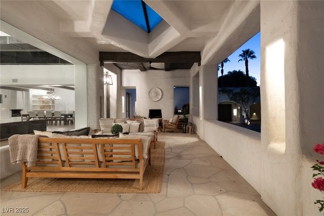 7330 North RAINBOW Boulevard, Las Vegas, NV 89131