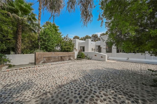 7330 North RAINBOW Boulevard, Las Vegas, NV 89131