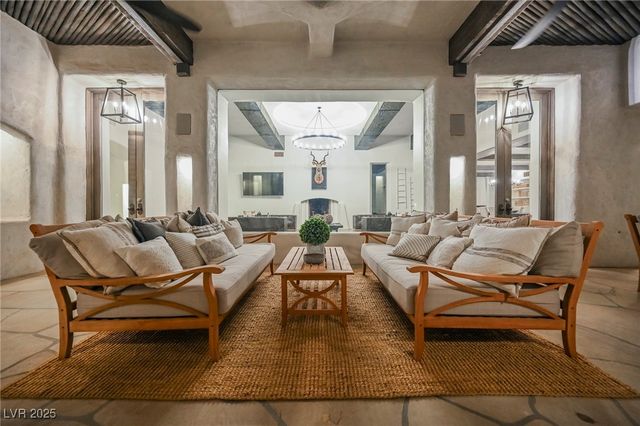 7330 North RAINBOW Boulevard, Las Vegas, NV 89131