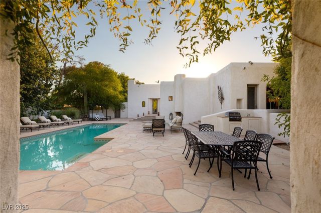 7330 North RAINBOW Boulevard, Las Vegas, NV 89131