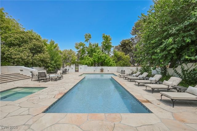 7330 North RAINBOW Boulevard, Las Vegas, NV 89131