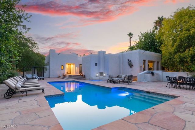 7330 North RAINBOW Boulevard, Las Vegas, NV 89131