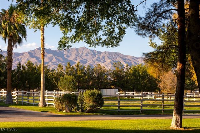 7330 North RAINBOW Boulevard, Las Vegas, NV 89131