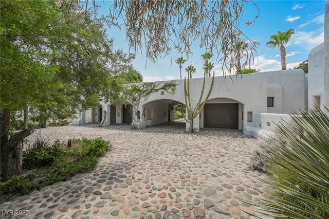 7330 North RAINBOW Boulevard, Las Vegas, NV 89131