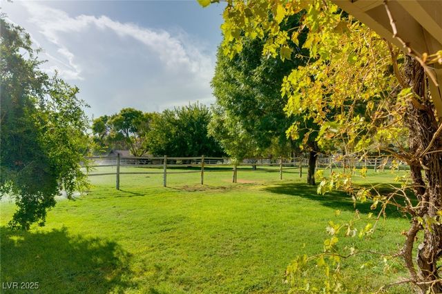 7330 North RAINBOW Boulevard, Las Vegas, NV 89131