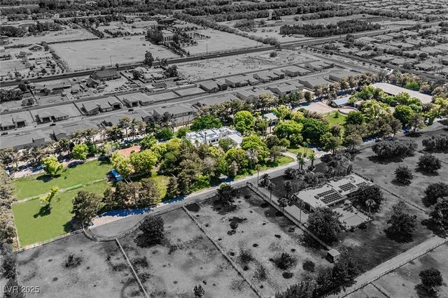 7330 North RAINBOW Boulevard, Las Vegas, NV 89131