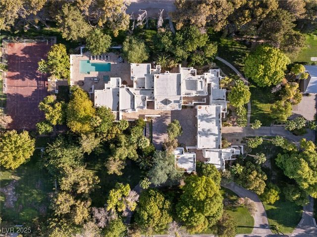 7330 North RAINBOW Boulevard, Las Vegas, NV 89131