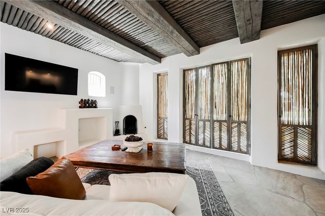 7330 North RAINBOW Boulevard, Las Vegas, NV 89131