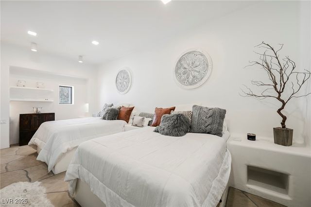 7330 North RAINBOW Boulevard, Las Vegas, NV 89131