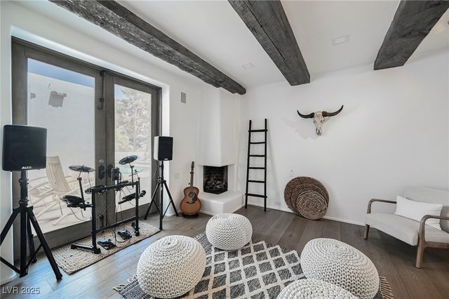 7330 North RAINBOW Boulevard, Las Vegas, NV 89131