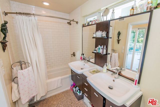 1342 Miller Drive, West Hollywood, CA 90069