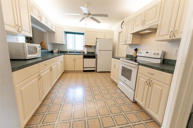 8649 SE 141ST PLACE, Summerfield, FL 34491