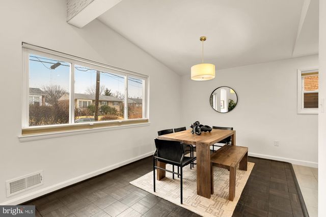 7424 8TH ST NW, Washington, DC 20012