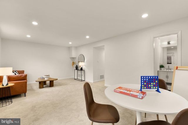 7424 8TH ST NW, Washington, DC 20012