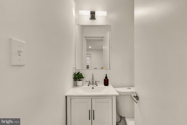 7424 8TH ST NW, Washington, DC 20012