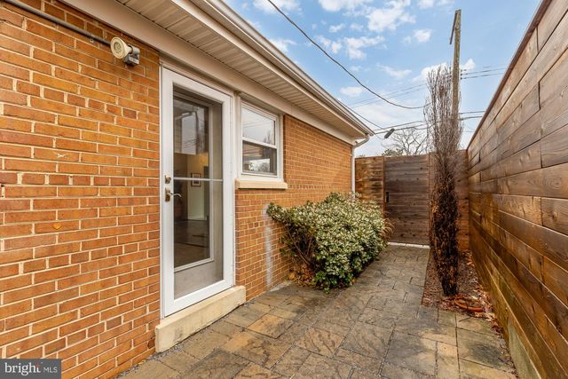 7424 8TH ST NW, Washington, DC 20012