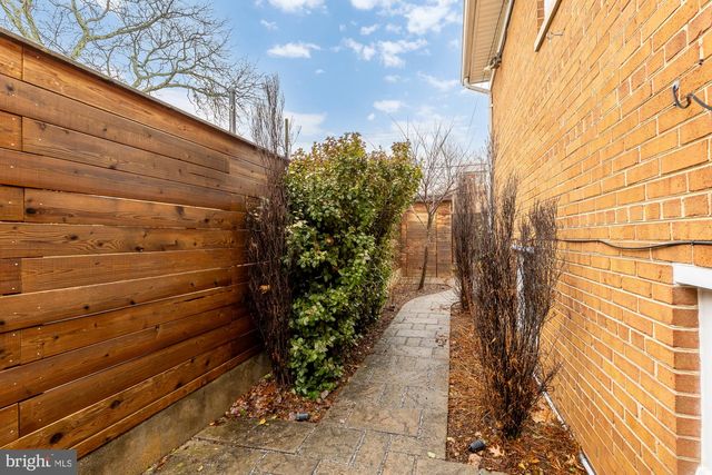 7424 8TH ST NW, Washington, DC 20012