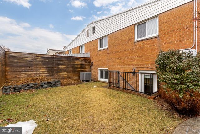 7424 8TH ST NW, Washington, DC 20012