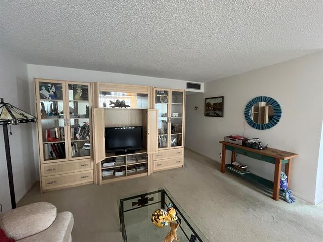 699 Flanders O, Delray Beach, FL 33484