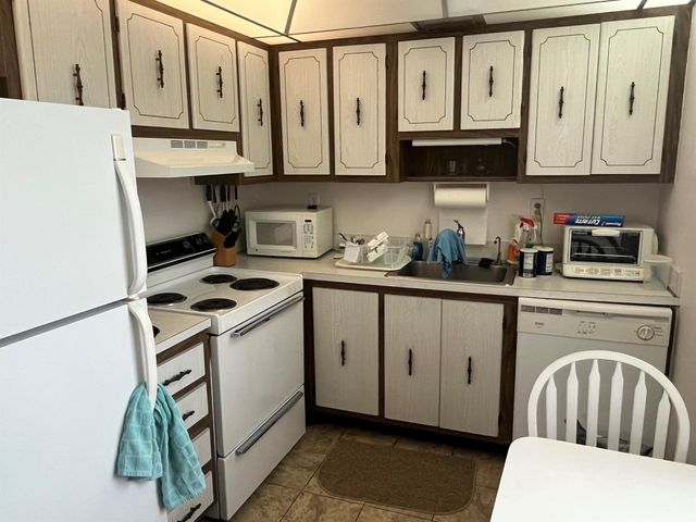 699 Flanders O, Delray Beach, FL 33484