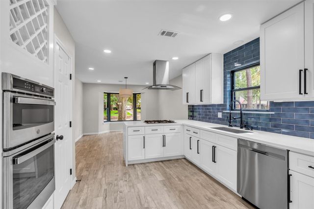 10006 Candlewood Drive, Houston, TX 77042