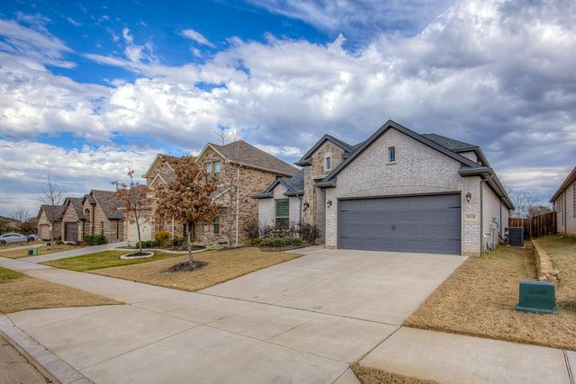 10320 Linger Lane, Fort Worth, TX 76244