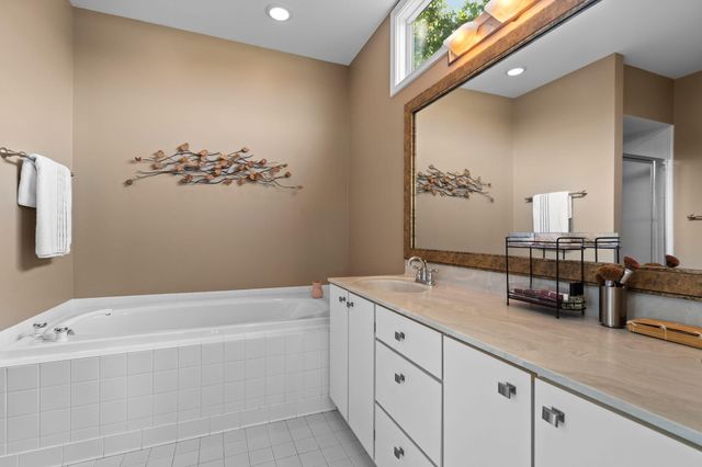 4760 Sawgrass Drive E, Pittsfield Charter Twp, MI 48108