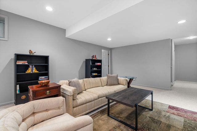 4760 Sawgrass Drive E, Pittsfield Charter Twp, MI 48108