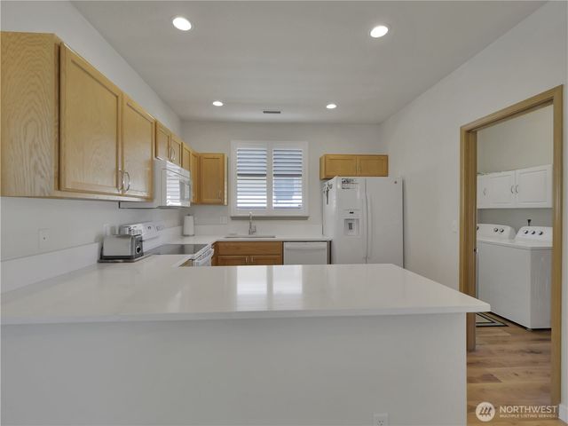 8217 Bainbridge Loop NE, Lacey, WA 98516