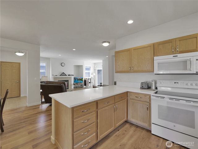 8217 Bainbridge Loop NE, Lacey, WA 98516