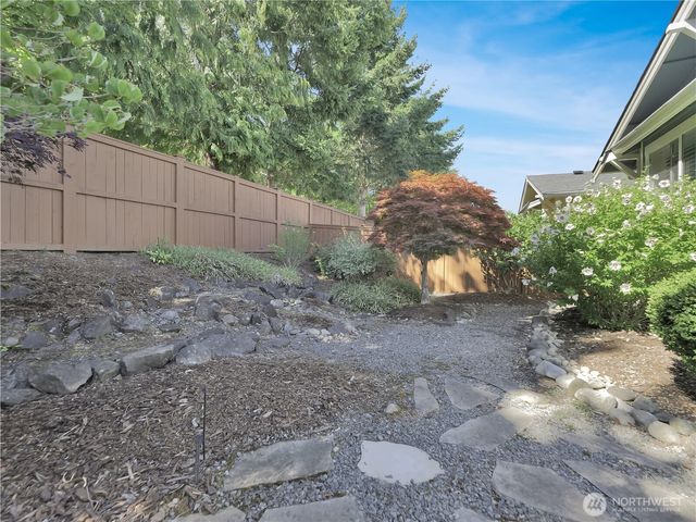 8217 Bainbridge Loop NE, Lacey, WA 98516