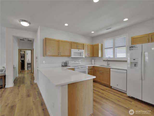 8217 Bainbridge Loop NE, Lacey, WA 98516