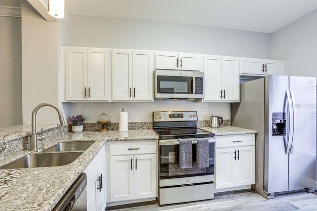 4988 NW 43RD AVENUE 103, Gainesville, FL 32606