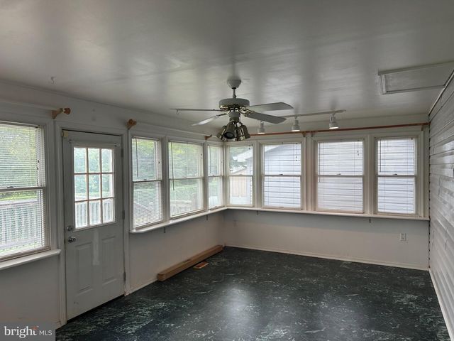 83 MONTMORENCY DR, Bunker Hill, WV 25413