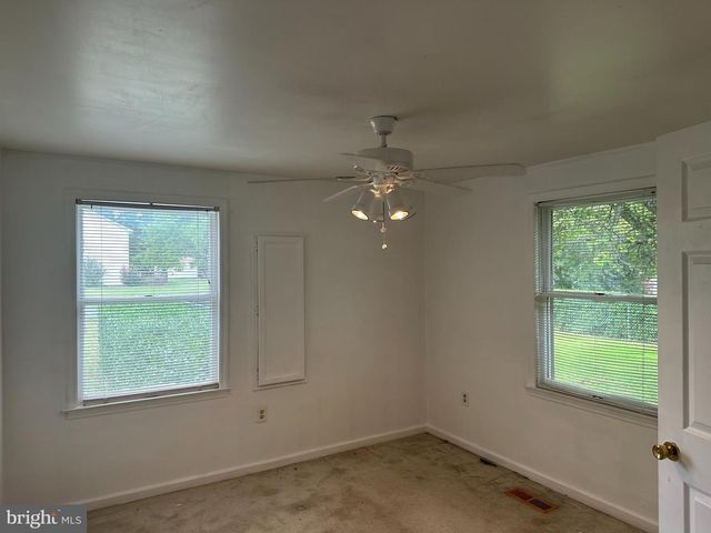 83 MONTMORENCY DR, Bunker Hill, WV 25413