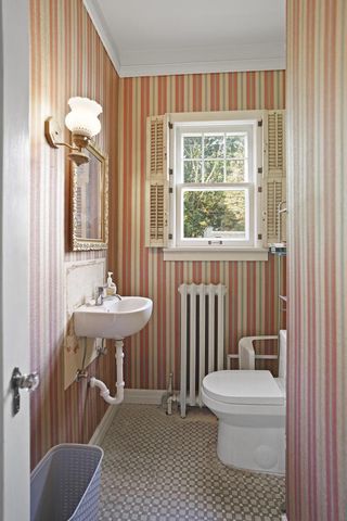 7908 46th AVENUE, Kenosha, WI 53142