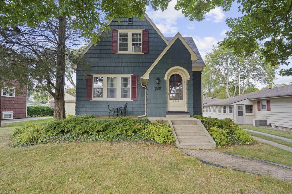 7908 46th AVENUE, Kenosha, WI 53142