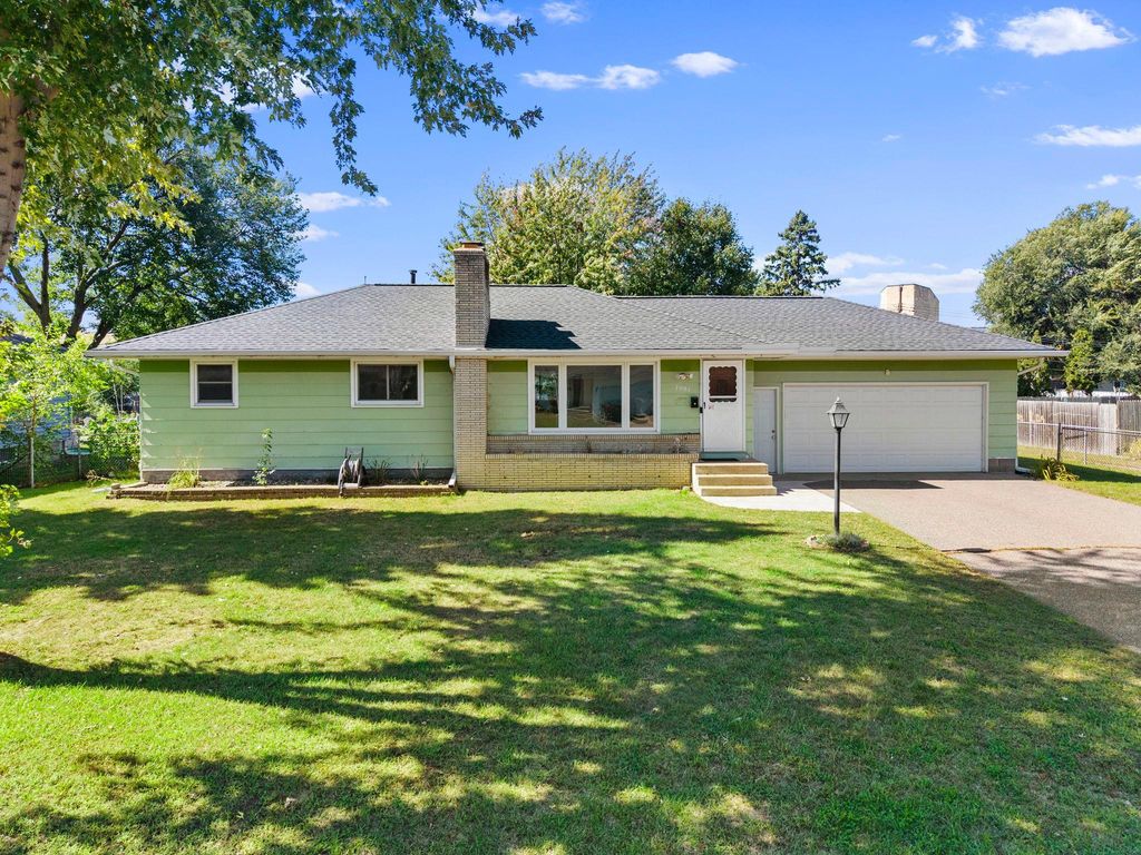 7001 Grimes Avenue N, Brooklyn Center, MN 55429 — exterior