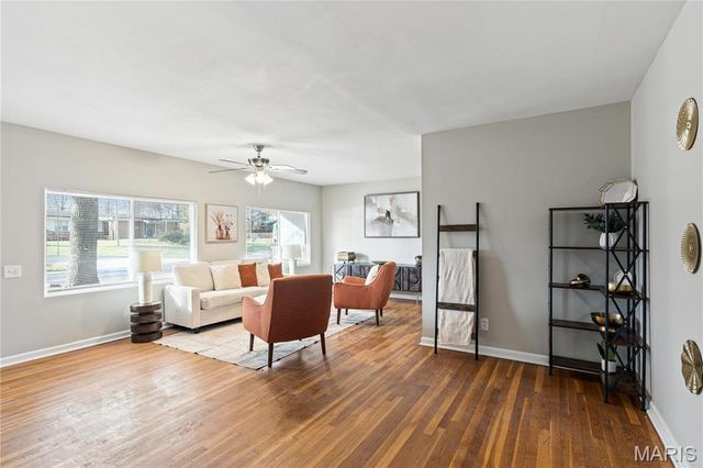 10742 Vorhof Drive, St Louis, MO 63136