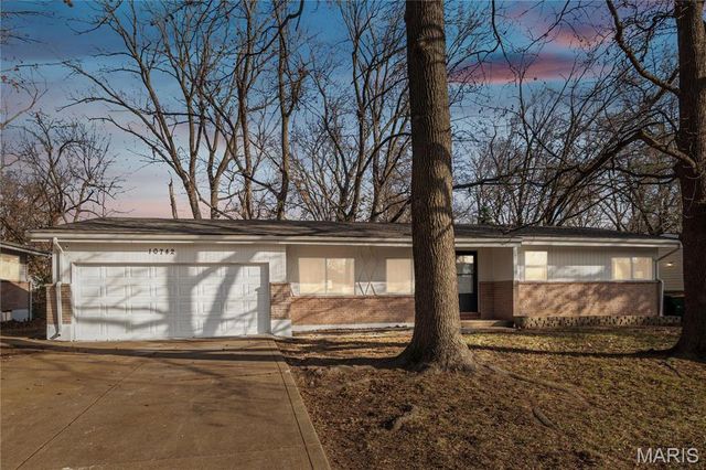 10742 Vorhof Drive, St Louis, MO 63136